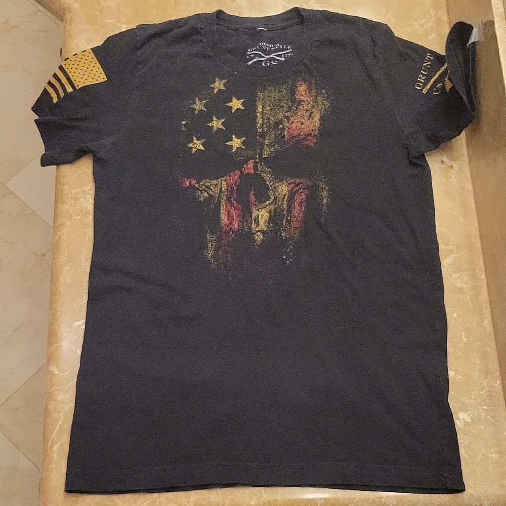 Grunt Style Black and Yellow Short Sleeve Tee with Patriotic Skull Design